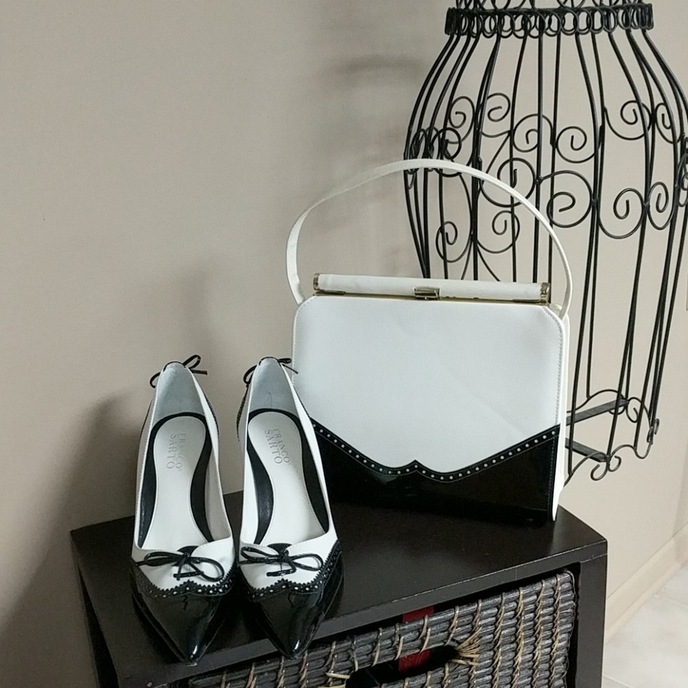 Black & White Spectator Pump